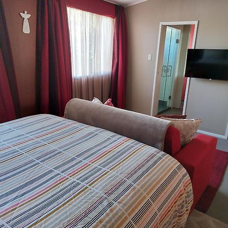 Bed And Breakfast Happy Home Taupo Accommodation Extérieur photo