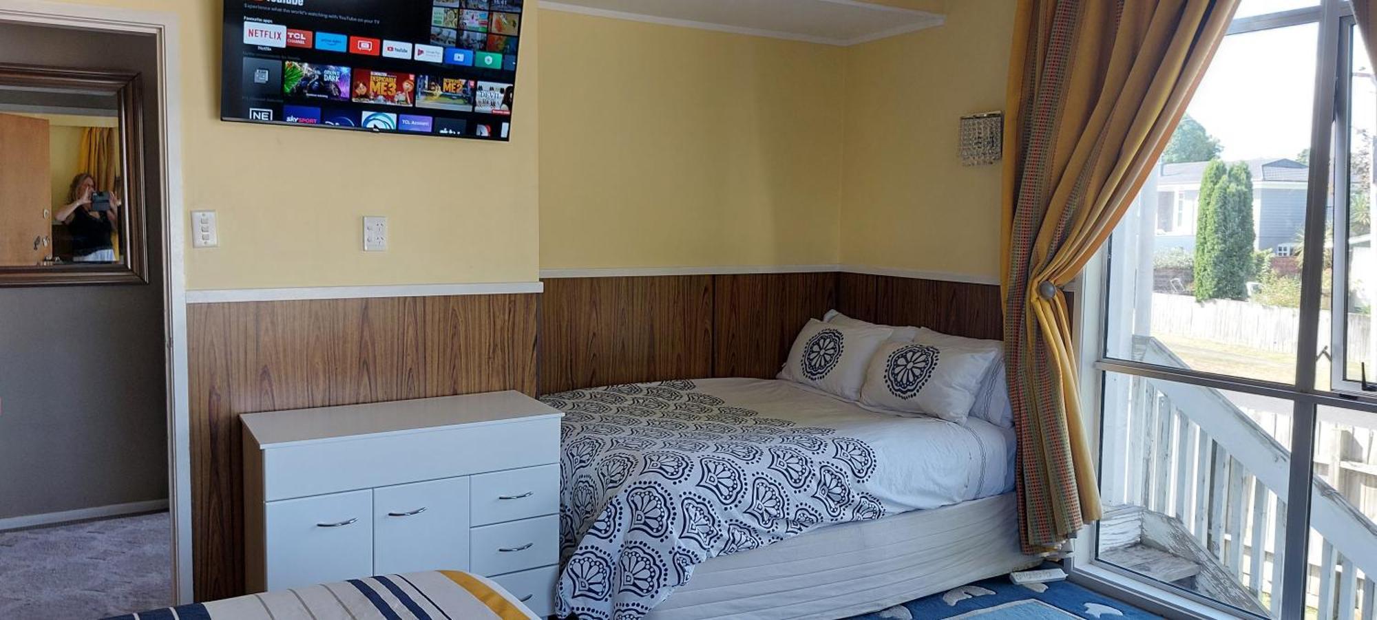Bed And Breakfast Happy Home Taupo Accommodation Extérieur photo