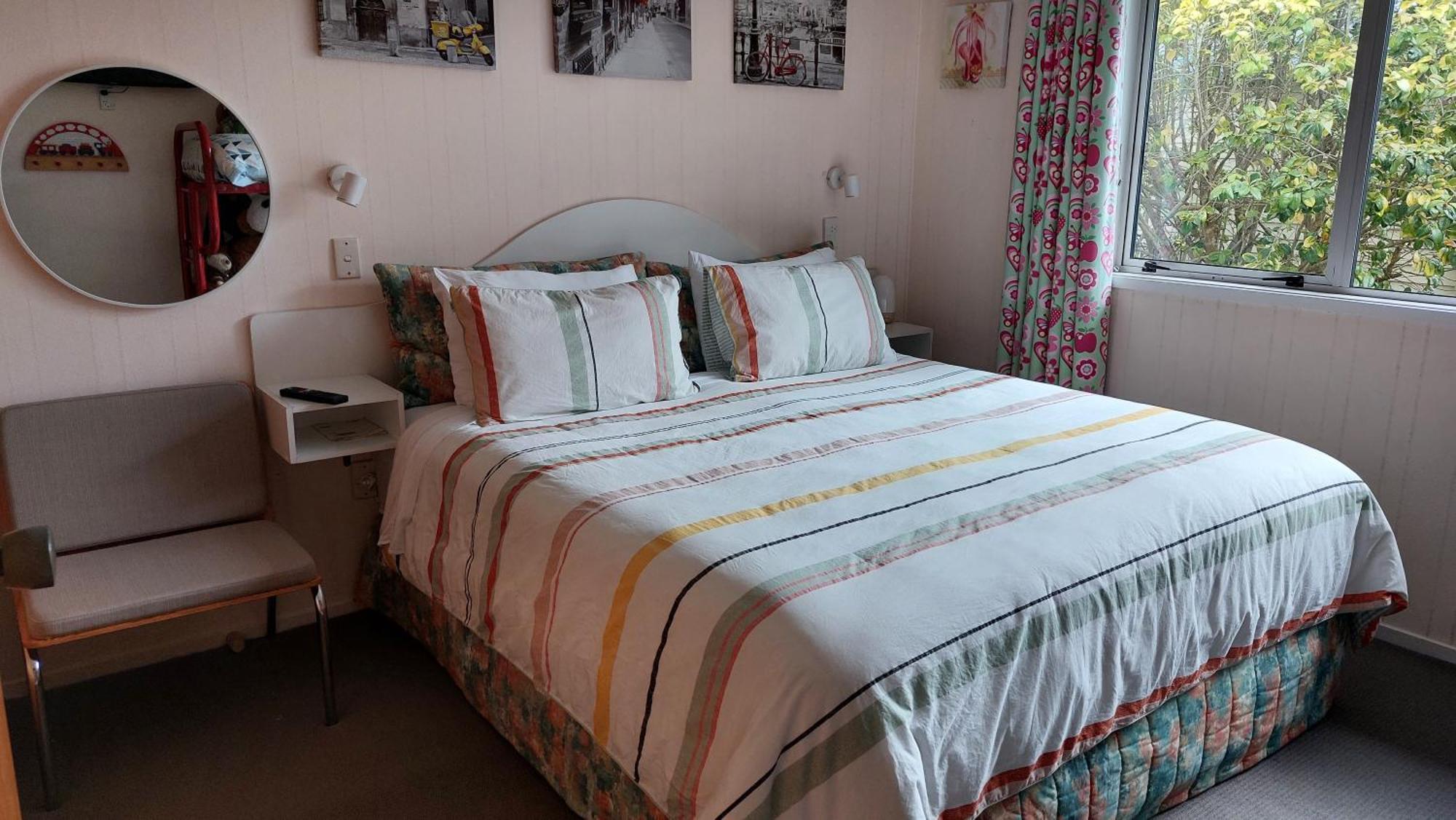 Bed And Breakfast Happy Home Taupo Accommodation Extérieur photo
