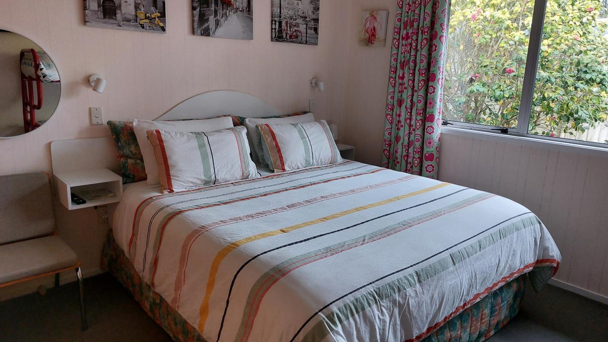 Bed And Breakfast Happy Home Taupo Accommodation Extérieur photo