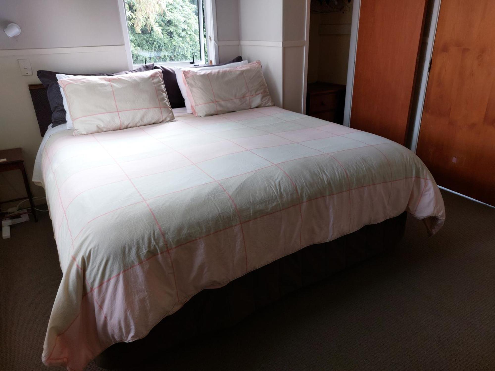 Bed And Breakfast Happy Home Taupo Accommodation Extérieur photo