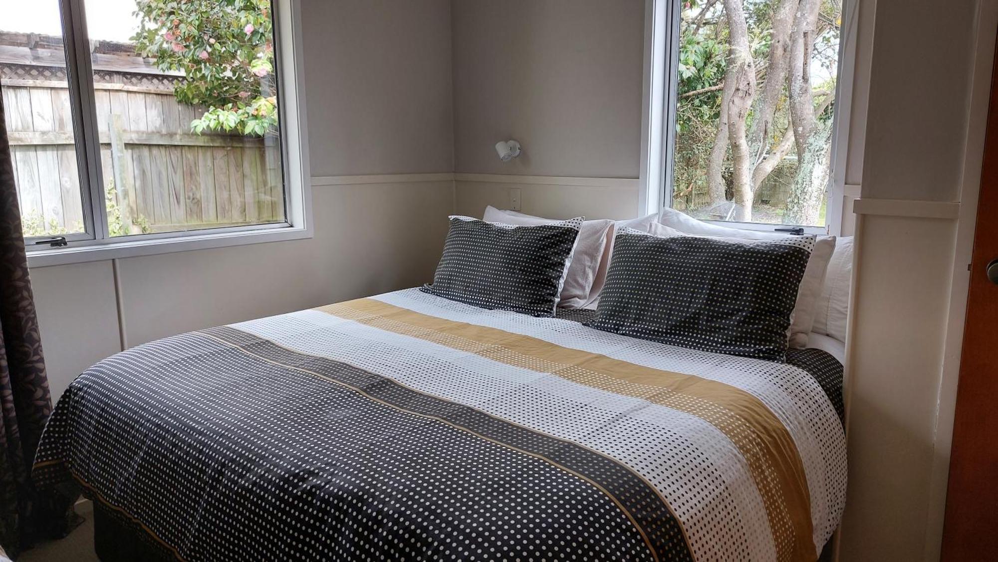 Bed And Breakfast Happy Home Taupo Accommodation Extérieur photo