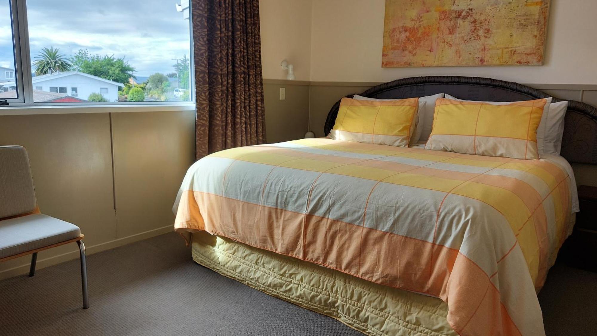 Bed And Breakfast Happy Home Taupo Accommodation Extérieur photo