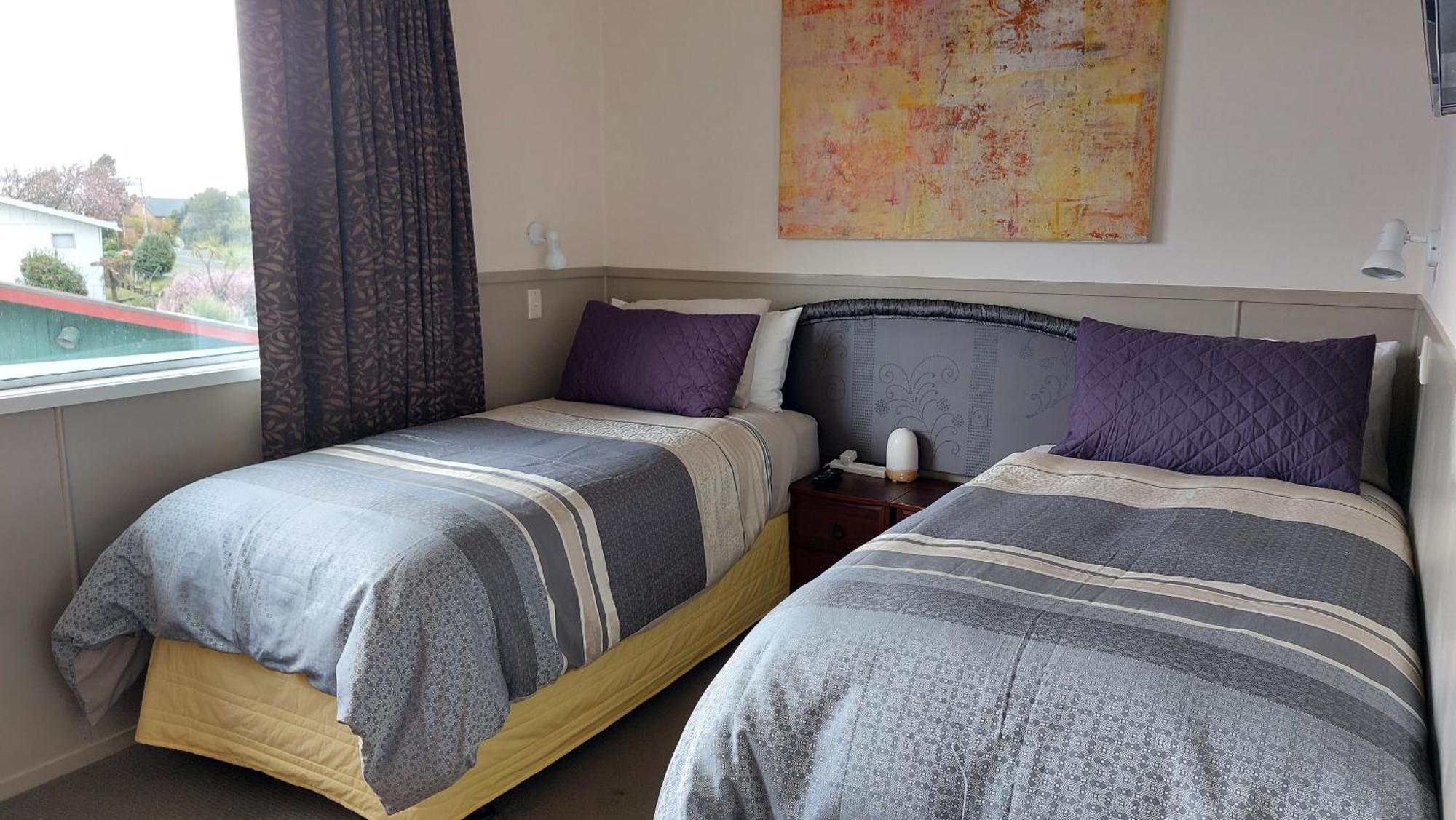 Bed And Breakfast Happy Home Taupo Accommodation Extérieur photo