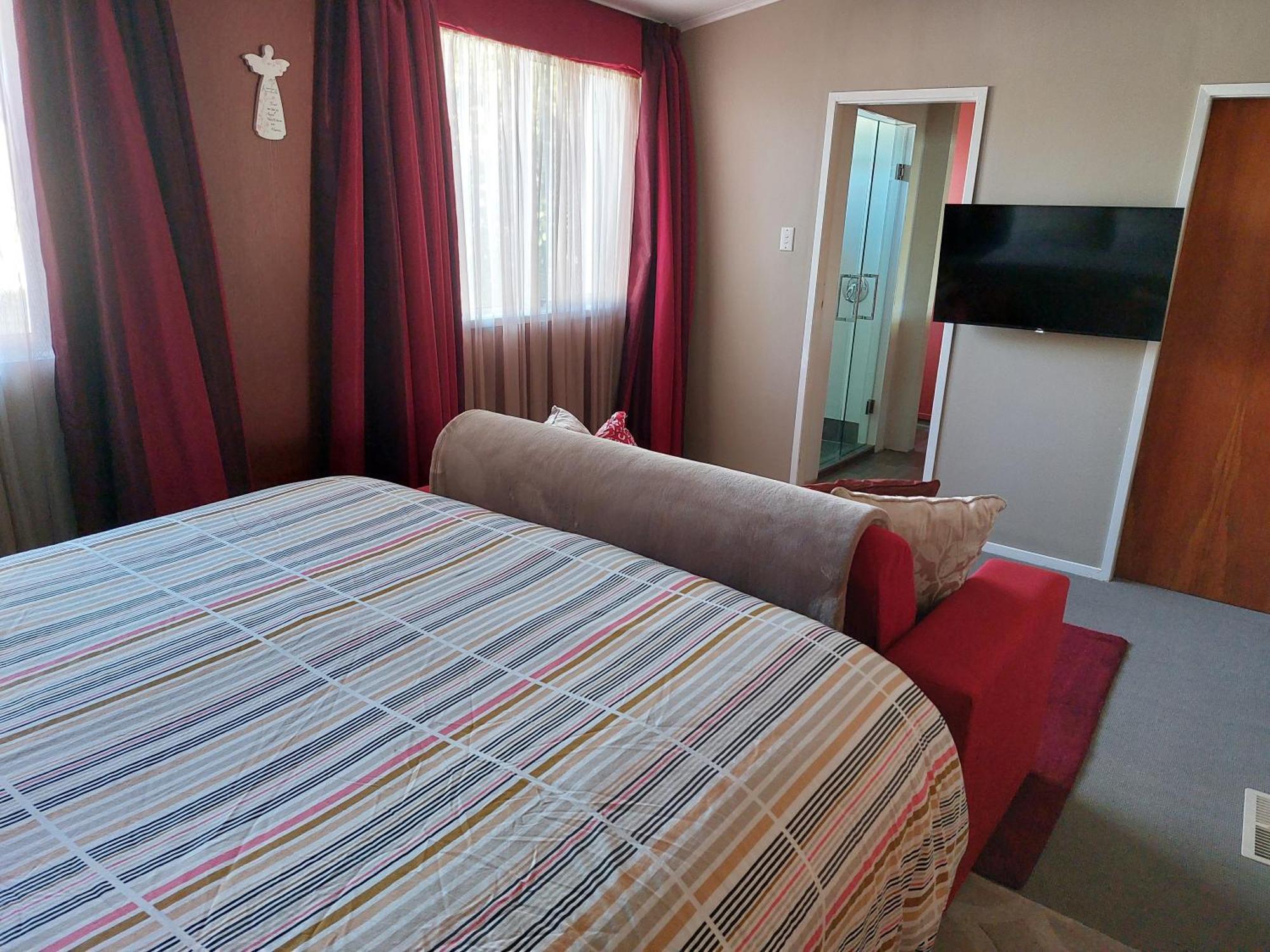 Bed And Breakfast Happy Home Taupo Accommodation Extérieur photo