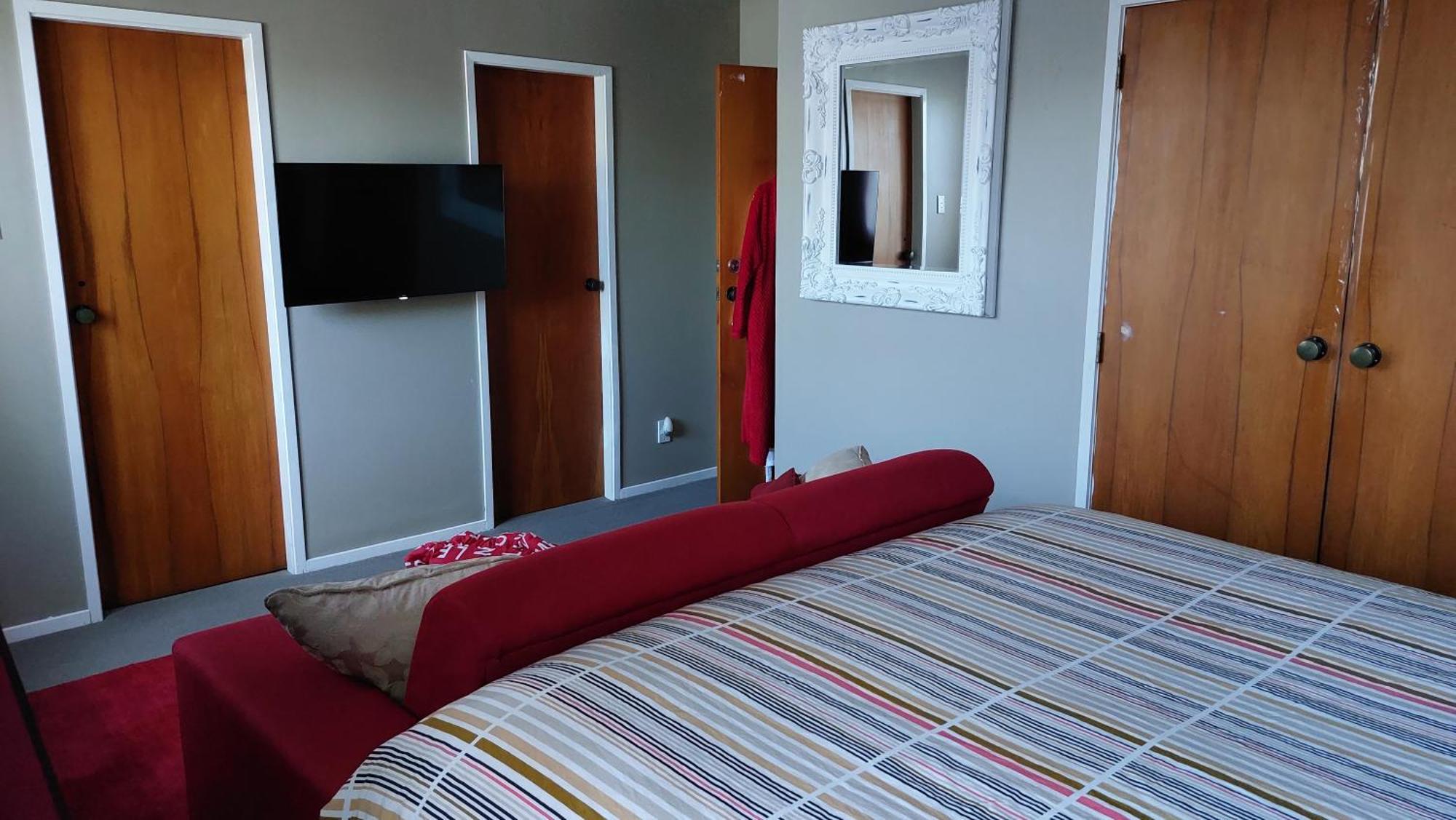 Bed And Breakfast Happy Home Taupo Accommodation Extérieur photo