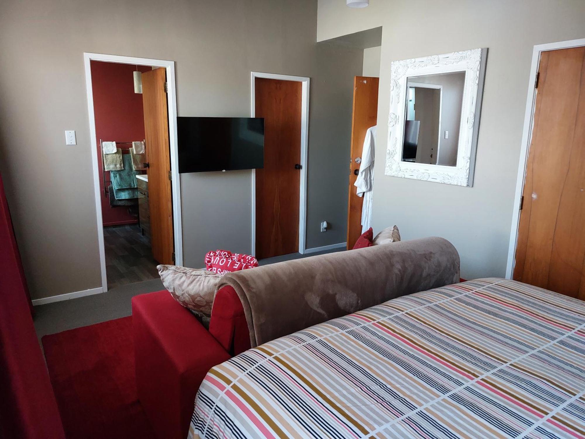 Bed And Breakfast Happy Home Taupo Accommodation Extérieur photo